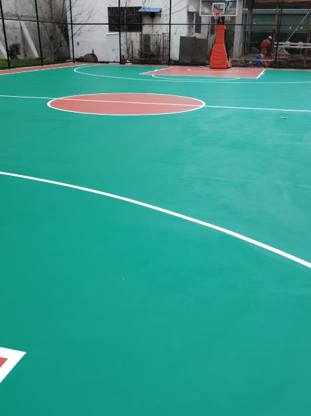 辉南 球场长期使用易出现地面开裂